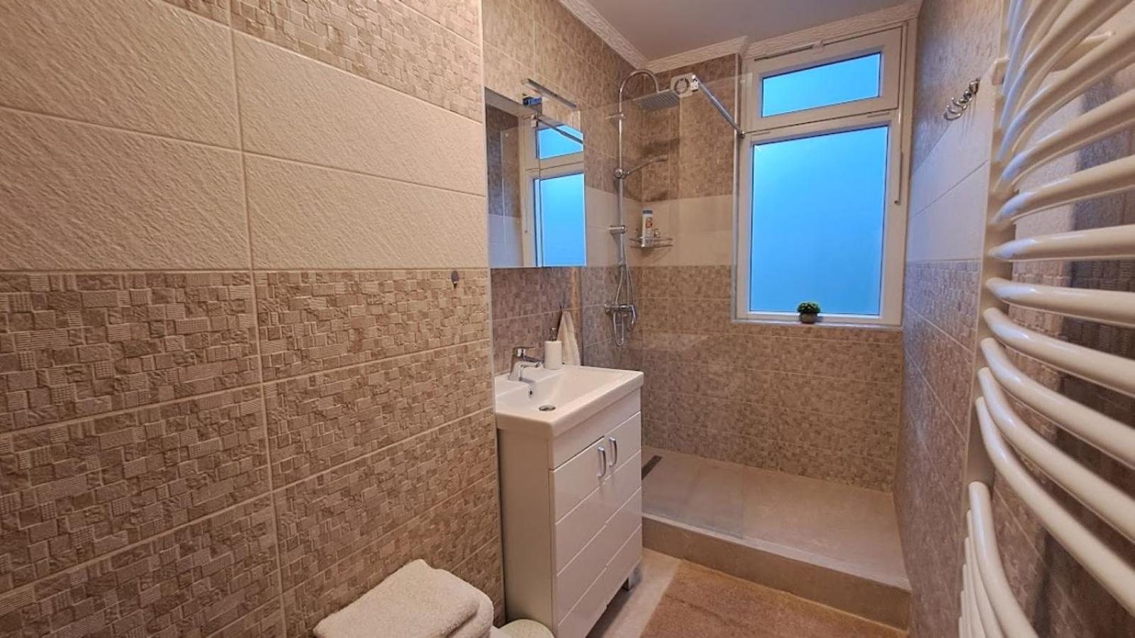 Hajdúszoboszló Szilfak City Apartman מראה חיצוני תמונה