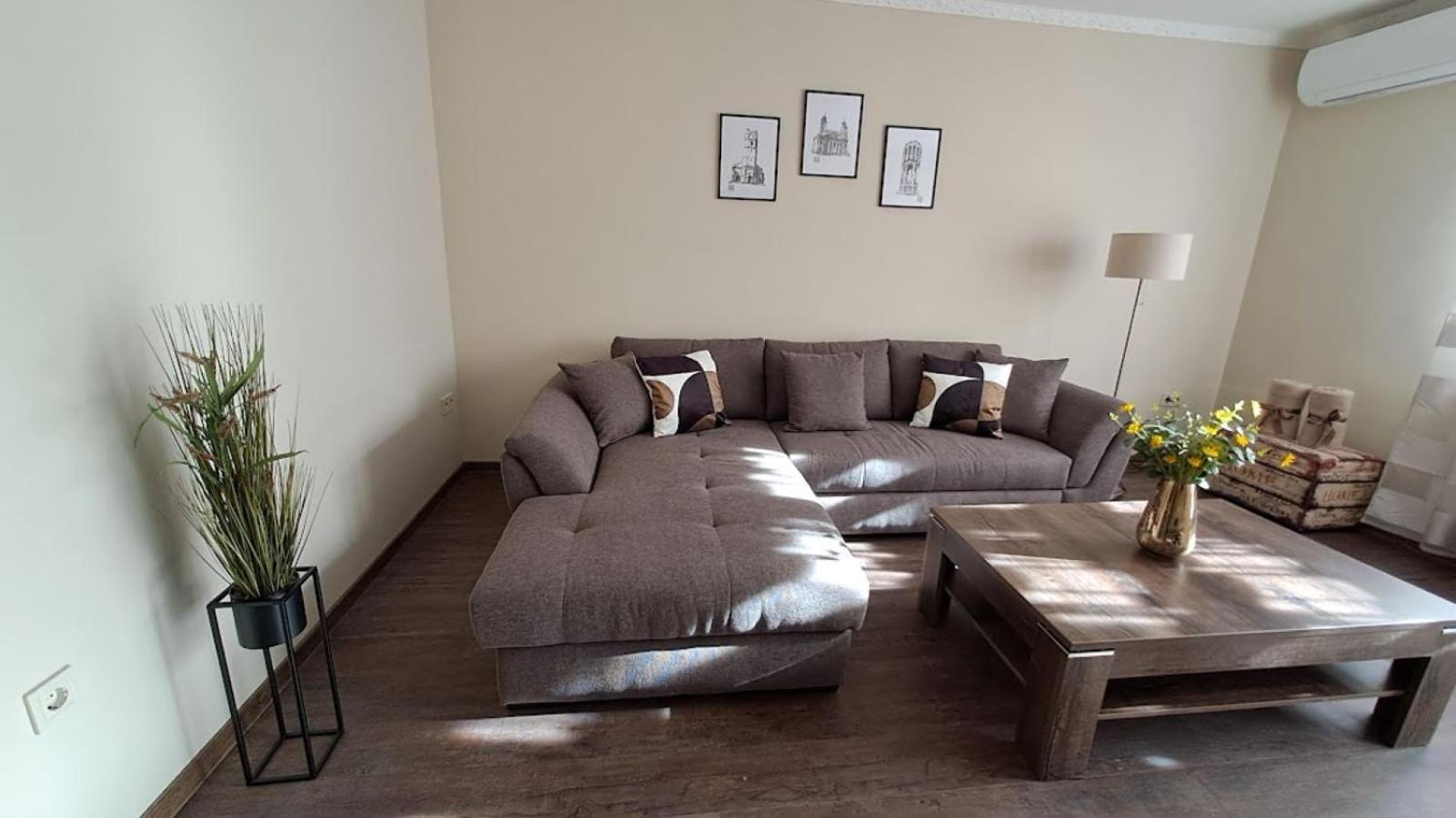 Hajdúszoboszló Szilfak City Apartman מראה חיצוני תמונה