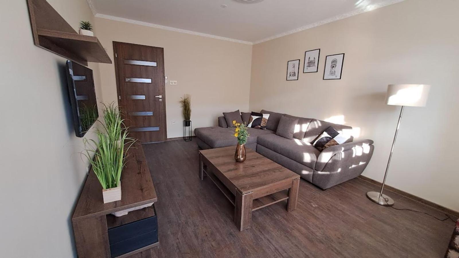 Hajdúszoboszló Szilfak City Apartman מראה חיצוני תמונה
